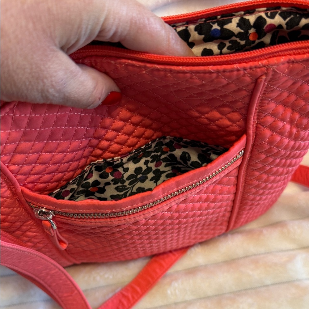 Vera Bradley Coral Quilted Crossbody Bag and matching Wallet set! - Picture 7 of 9